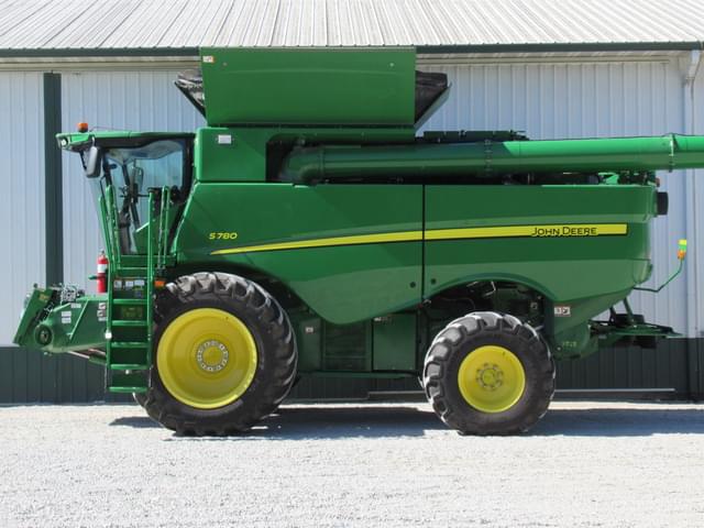 Image of John Deere S780 equipment image 1