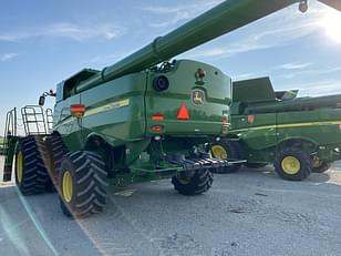 Main image John Deere S780 10