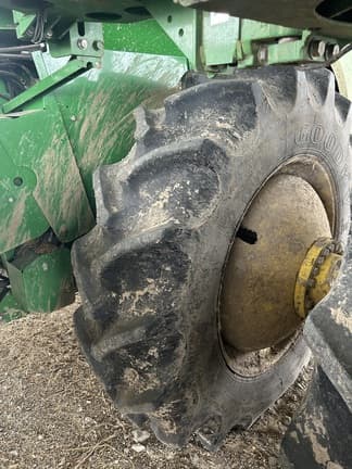 Image of John Deere S780 equipment image 2