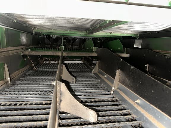 Image of John Deere S780 equipment image 2
