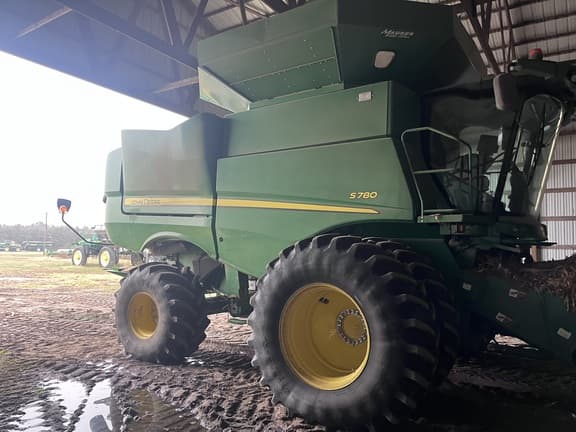 Image of John Deere S780 equipment image 2