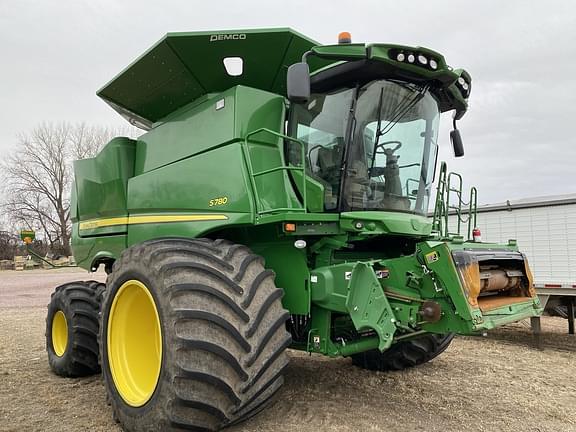 Image of John Deere S780 equipment image 2