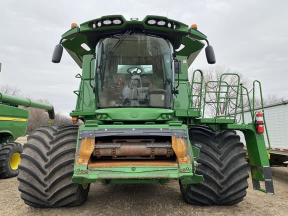 Image of John Deere S780 equipment image 2