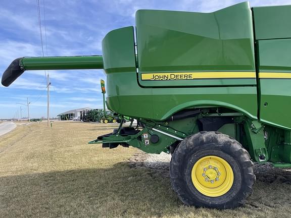 Image of John Deere S780 equipment image 3