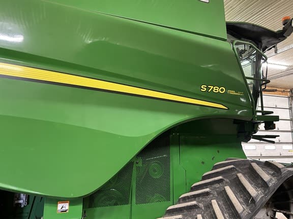 Image of John Deere S780 equipment image 2