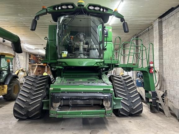 Image of John Deere S780 equipment image 1