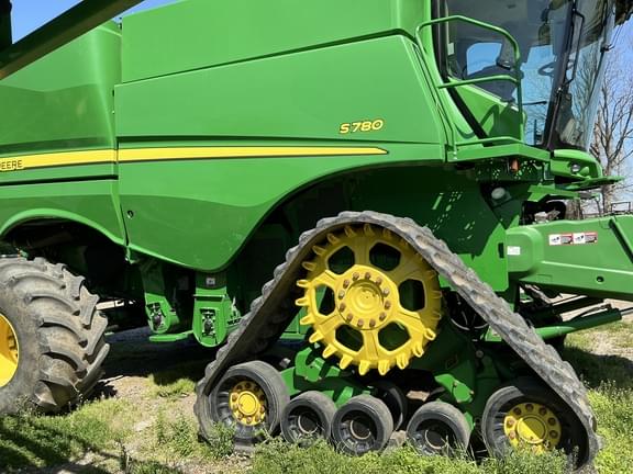 Image of John Deere S780 equipment image 4