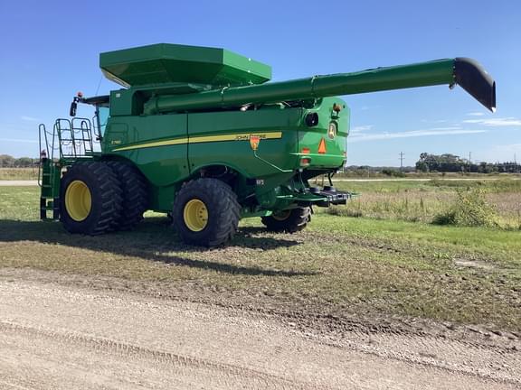 Image of John Deere S780 equipment image 1