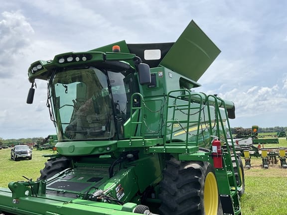 Main image John Deere S780