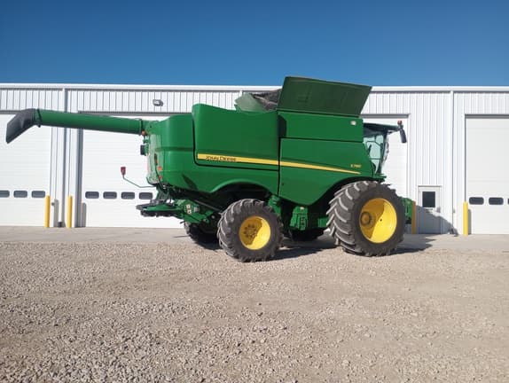 Image of John Deere S780 equipment image 3