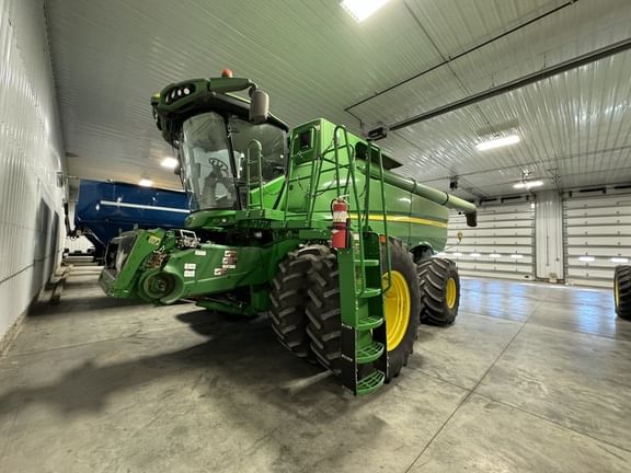 Main image John Deere S780
