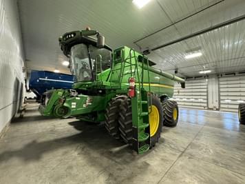 Main image John Deere S780