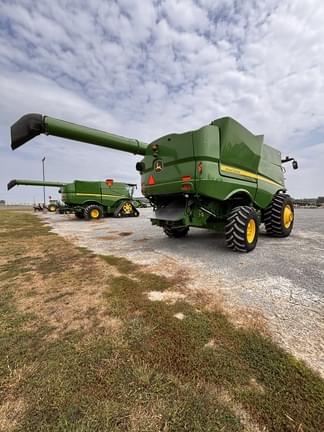 Image of John Deere S780 equipment image 4