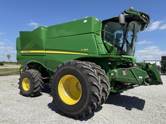 Image of John Deere S780 equipment image 3