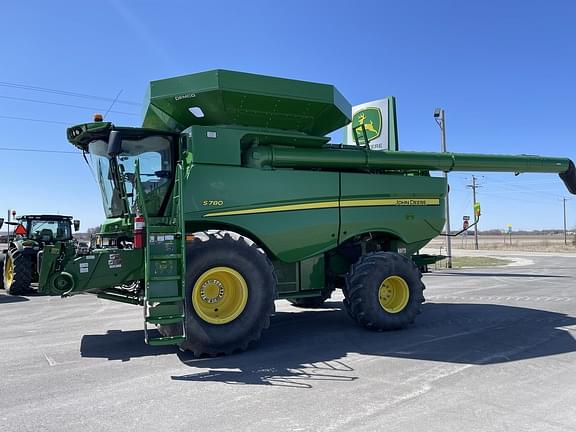 Image of John Deere S780 equipment image 3
