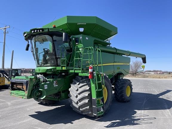 Image of John Deere S780 equipment image 2