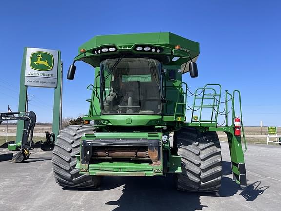 Image of John Deere S780 equipment image 1