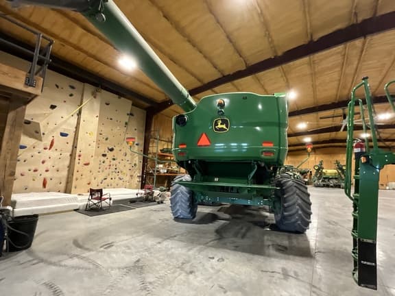 Image of John Deere S780 equipment image 4