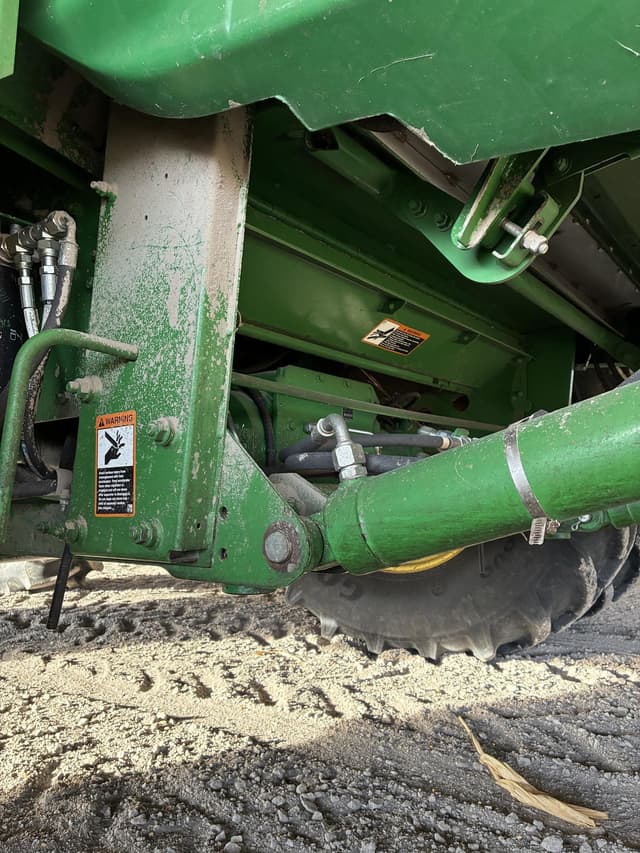 Image of John Deere S780 equipment image 2