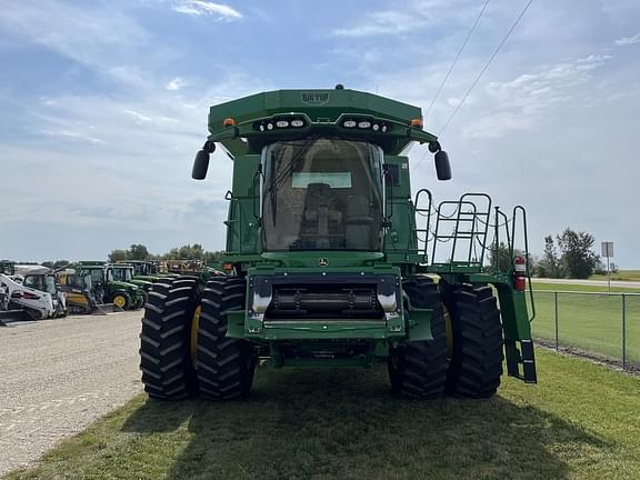 Image of John Deere S780 equipment image 1