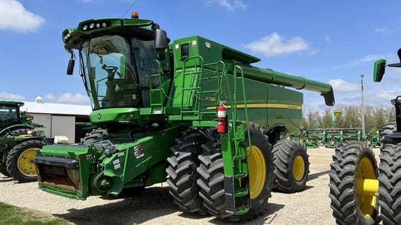 Main image John Deere S780