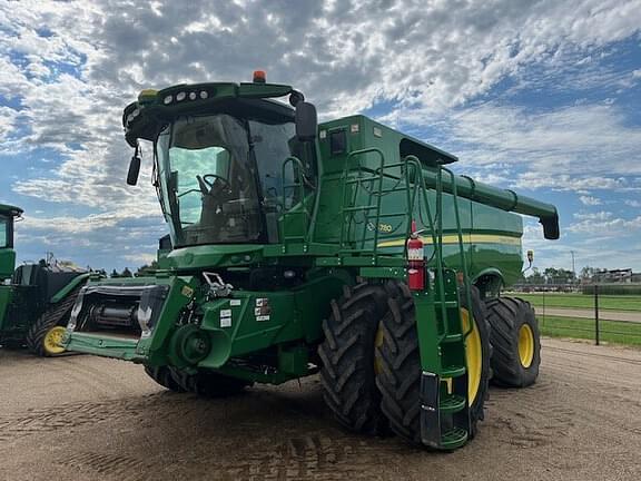 Image of John Deere S780 equipment image 1