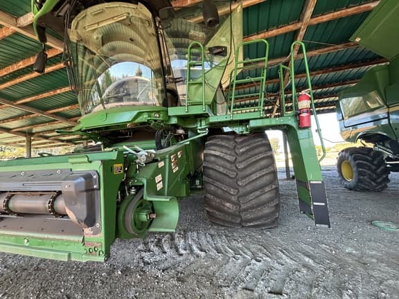 Image of John Deere S780 equipment image 2