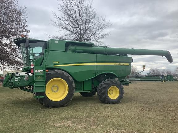 Image of John Deere S780 equipment image 1