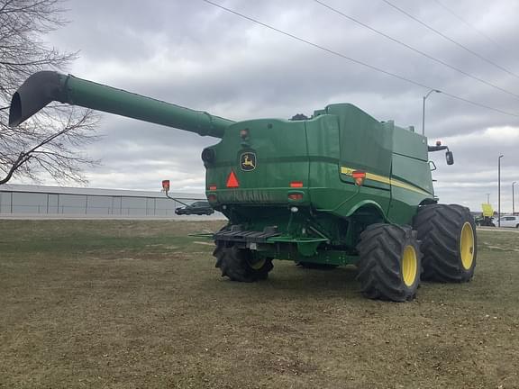 Image of John Deere S780 equipment image 2