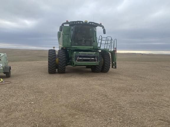 Image of John Deere S780 equipment image 2