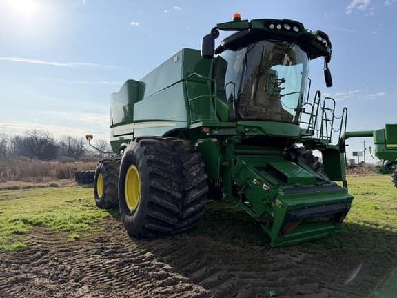 Image of John Deere S780 equipment image 1
