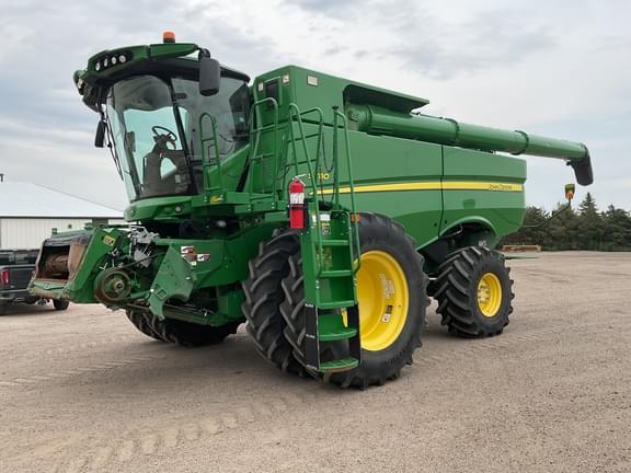 Image of John Deere S780 equipment image 1