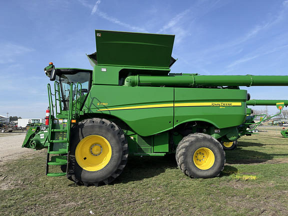 Image of John Deere S780 equipment image 3