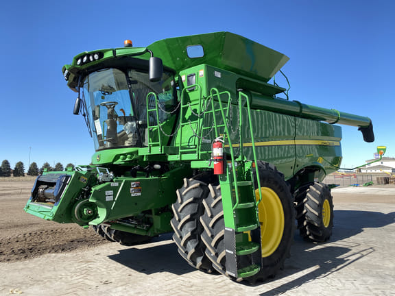Main image John Deere S780
