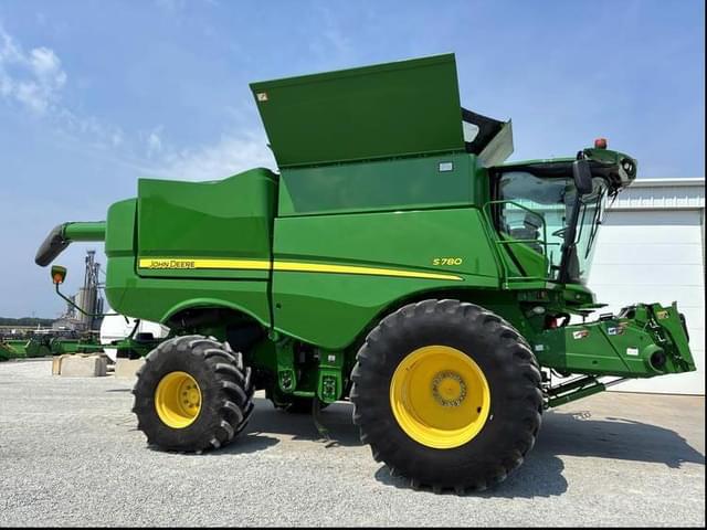 Image of John Deere S780 equipment image 1
