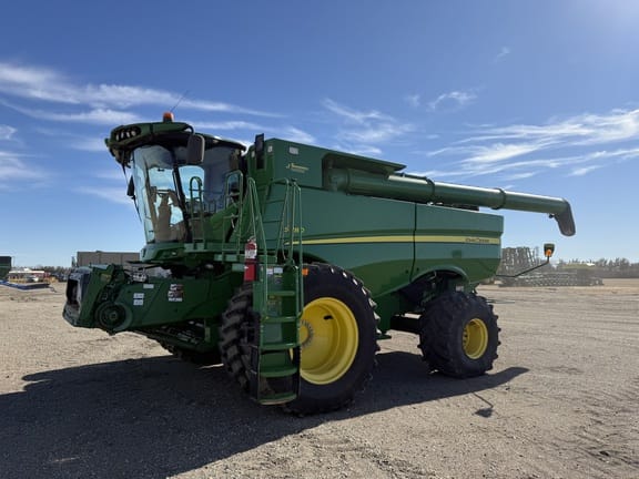 2019 John Deere S780 Equipment Image0