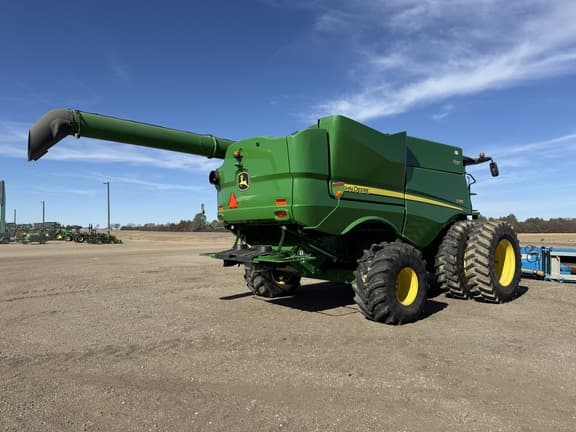 Image of John Deere S780 equipment image 4