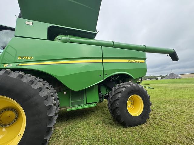 Image of John Deere S780 equipment image 4