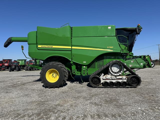 Image of John Deere S780 equipment image 1