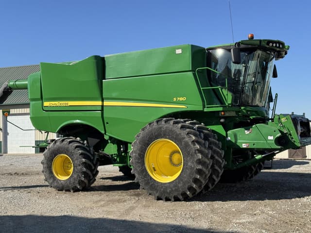 Image of John Deere S780 equipment image 1