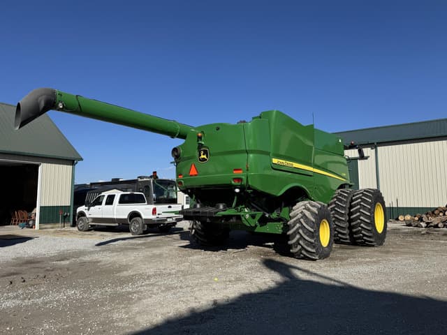 Image of John Deere S780 equipment image 4