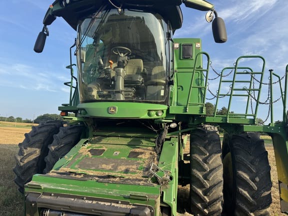 2019 John Deere S780 Equipment Image0