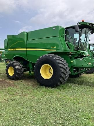 Image of John Deere S780 equipment image 1