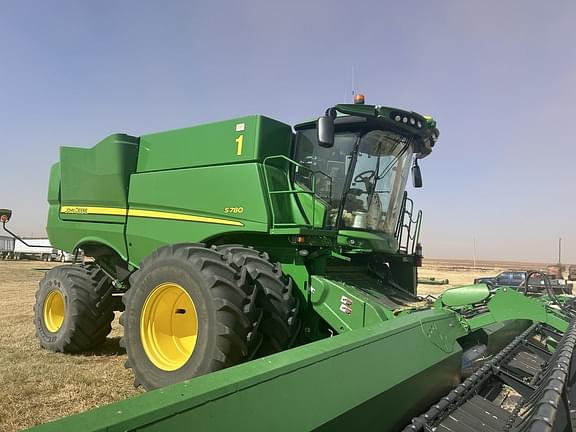 Image of John Deere S780 equipment image 1