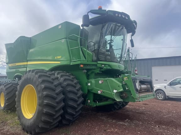 Image of John Deere S780 equipment image 2