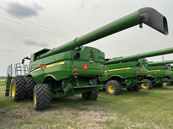 Image of John Deere S780 equipment image 2