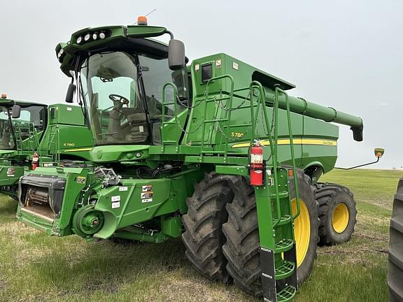 Image of John Deere S780 equipment image 1