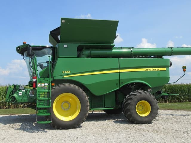 Image of John Deere S780 equipment image 2