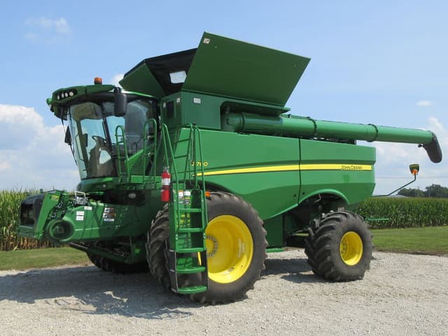 Image of John Deere S780 equipment image 1