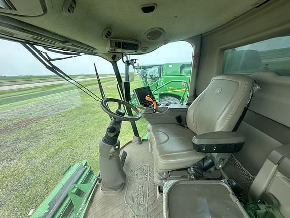 Image of John Deere S780 equipment image 2
